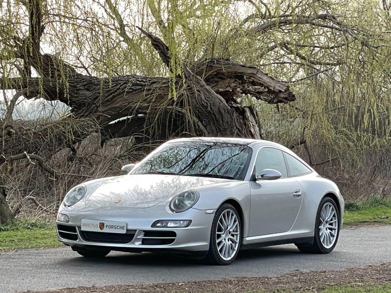 PORSCHE 911