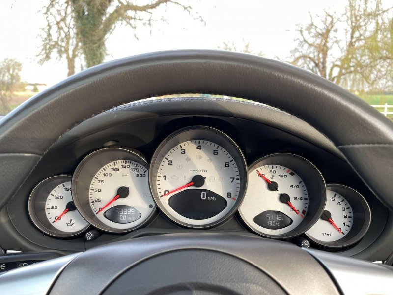 PORSCHE 911