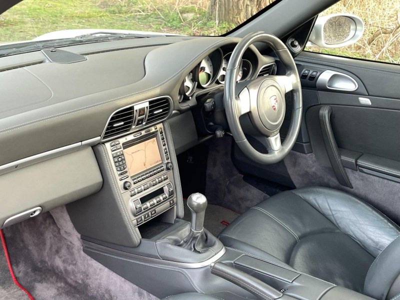 PORSCHE 911