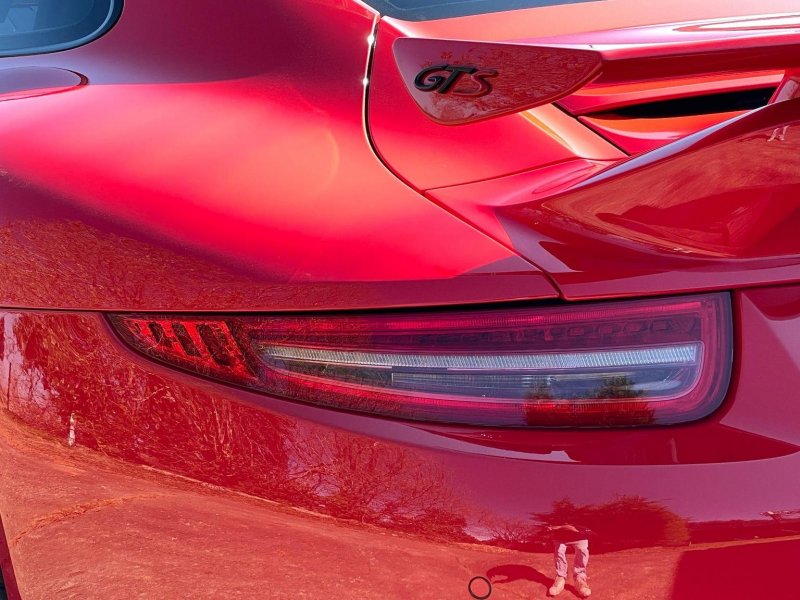 PORSCHE 911