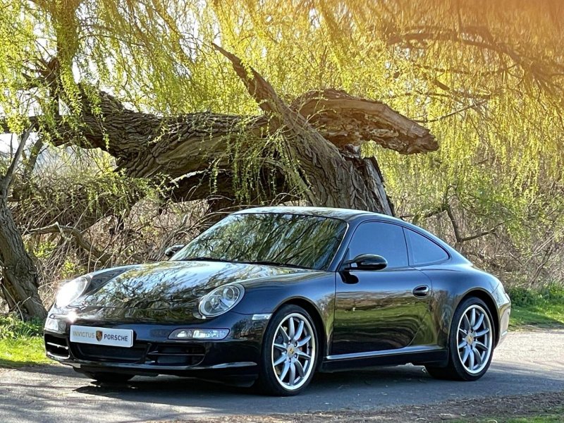 PORSCHE 911