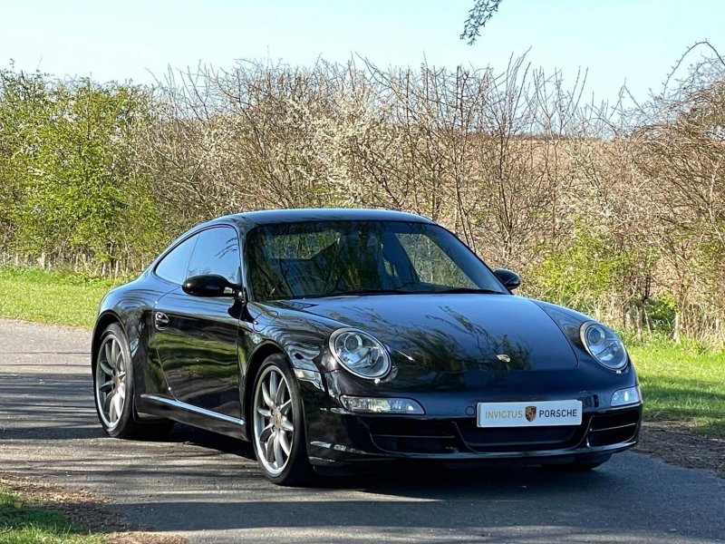PORSCHE 911