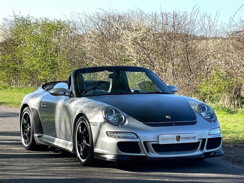 PORSCHE 911