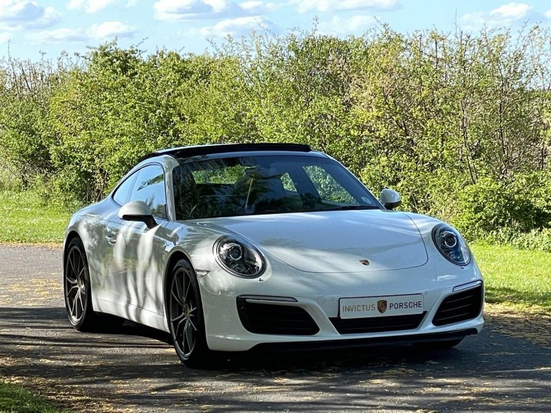 PORSCHE 911