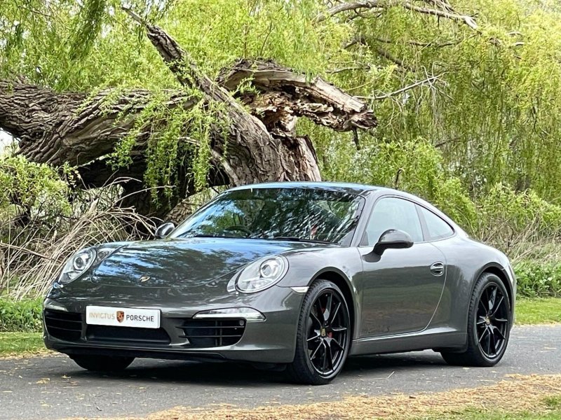 PORSCHE 911