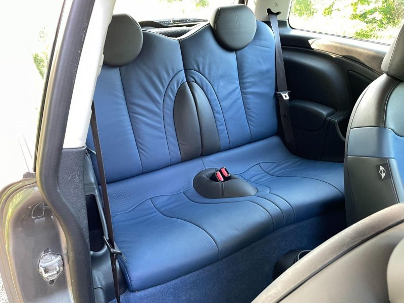MINI HATCH