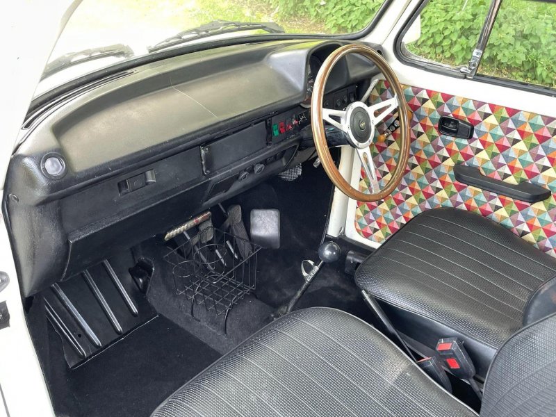 VOLKSWAGEN BEETLE