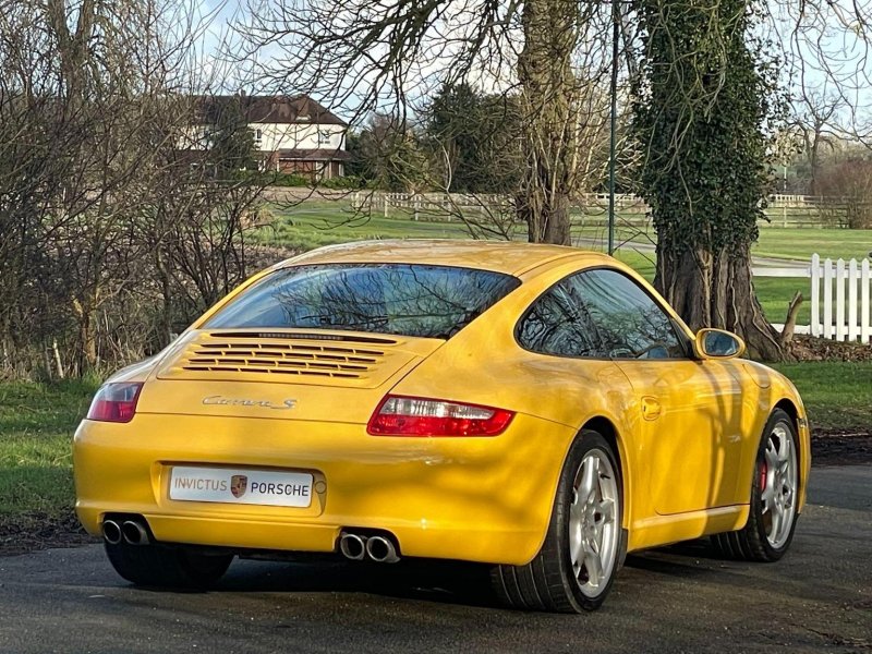 PORSCHE 911