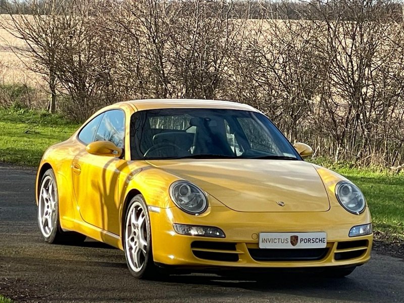 PORSCHE 911