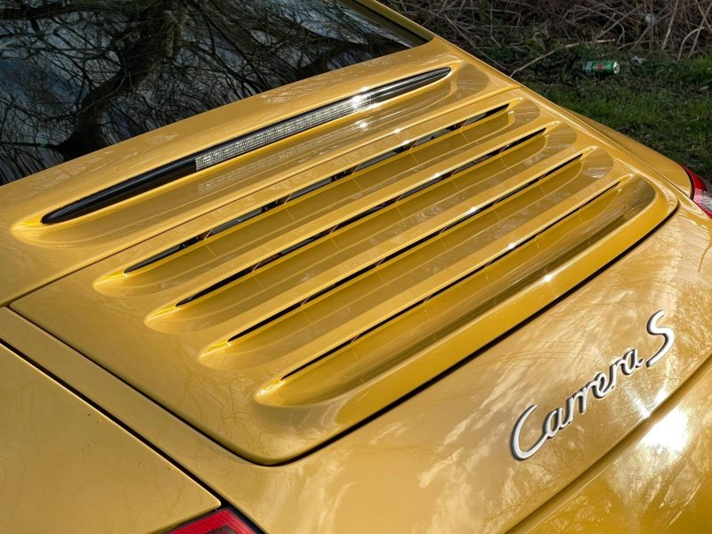 PORSCHE 911