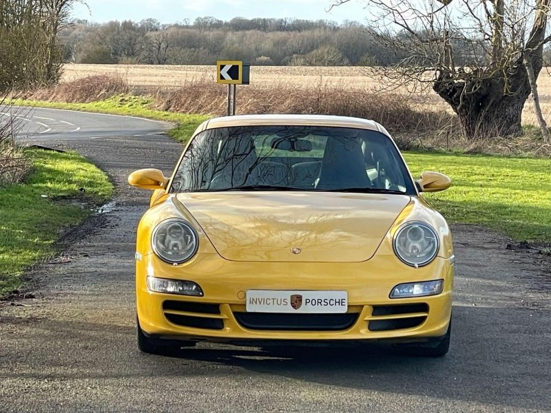 PORSCHE 911