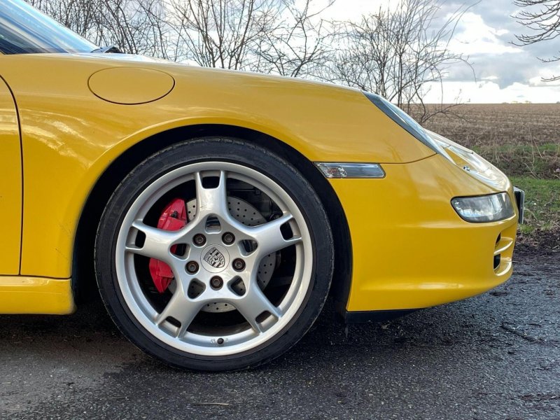 PORSCHE 911
