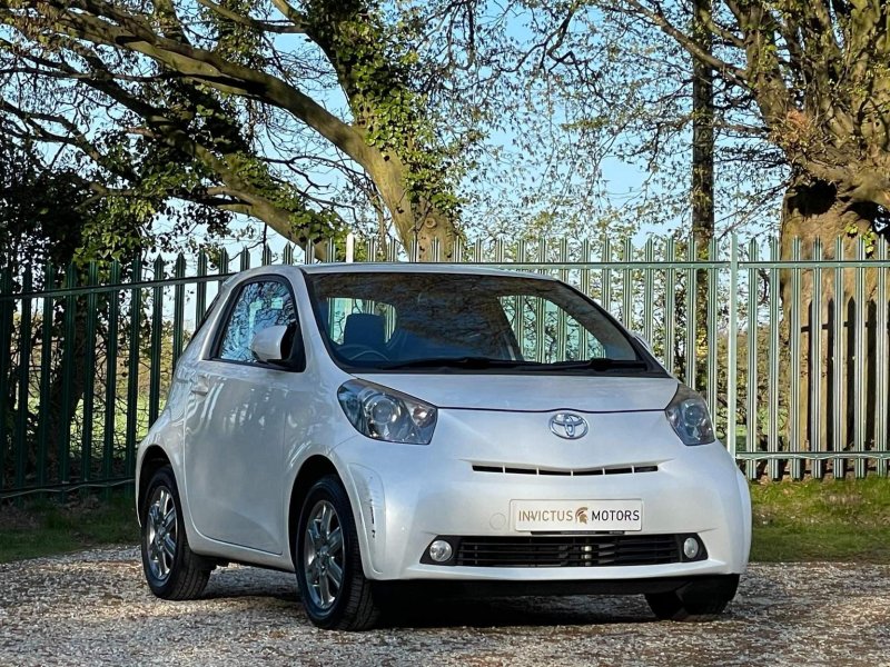 TOYOTA IQ
