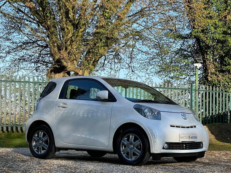 TOYOTA IQ