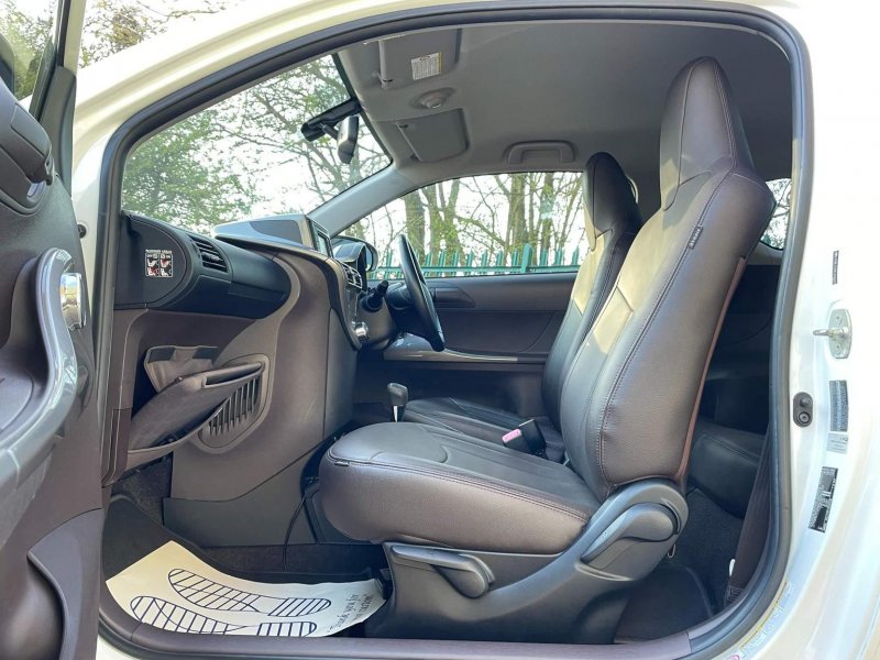 TOYOTA IQ