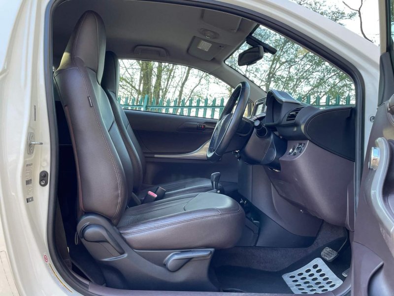 TOYOTA IQ
