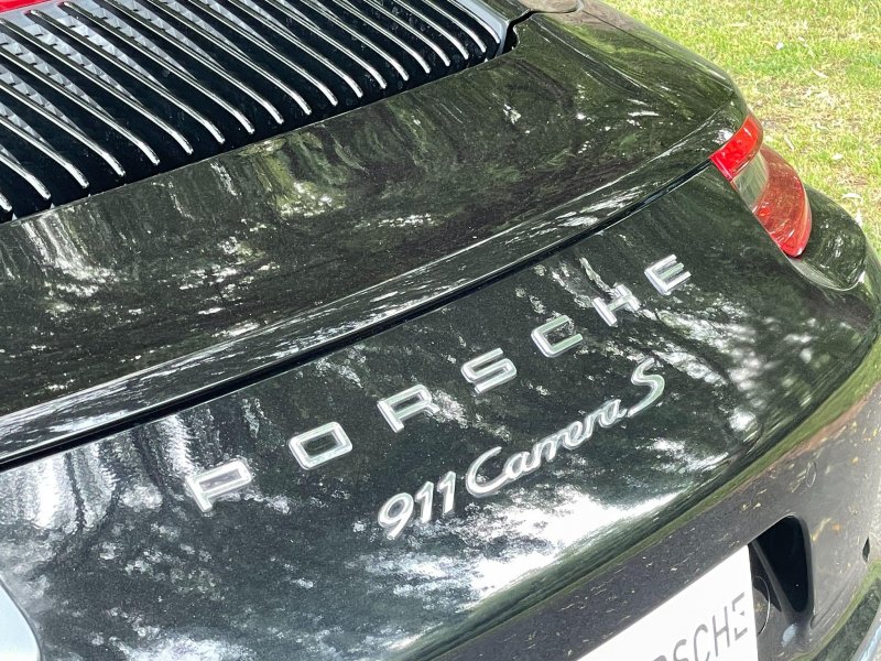 PORSCHE 911