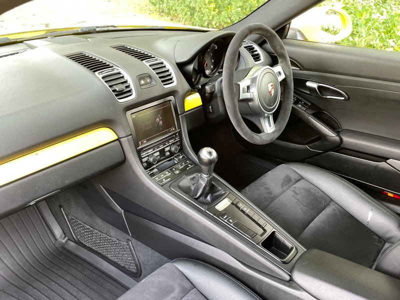 PORSCHE CAYMAN