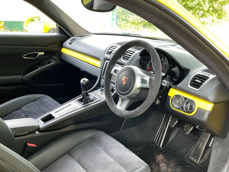 PORSCHE CAYMAN