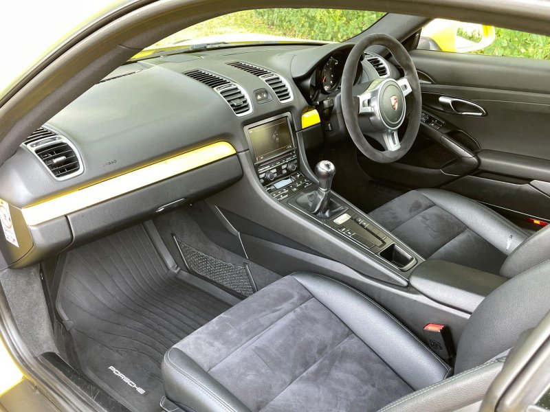 PORSCHE CAYMAN