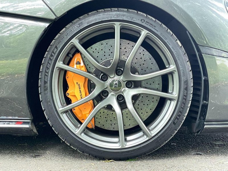 MCLAREN 570S