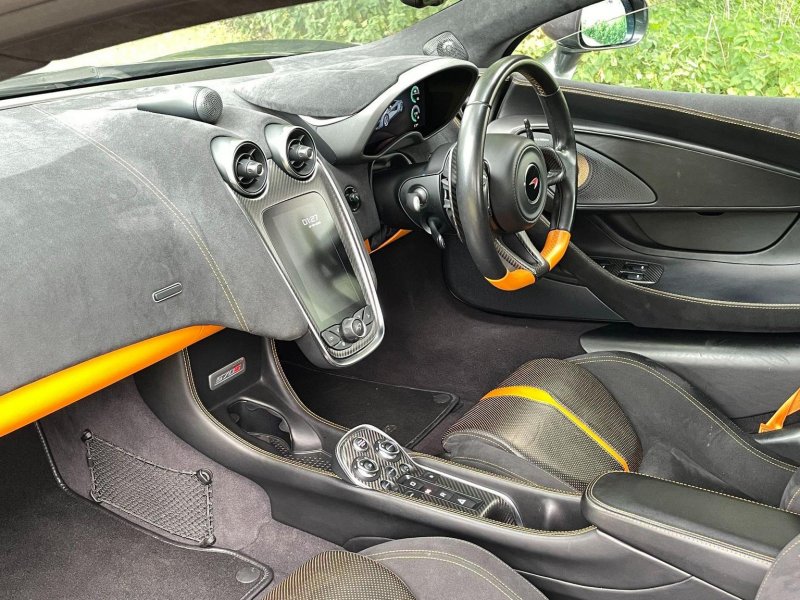 MCLAREN 570S