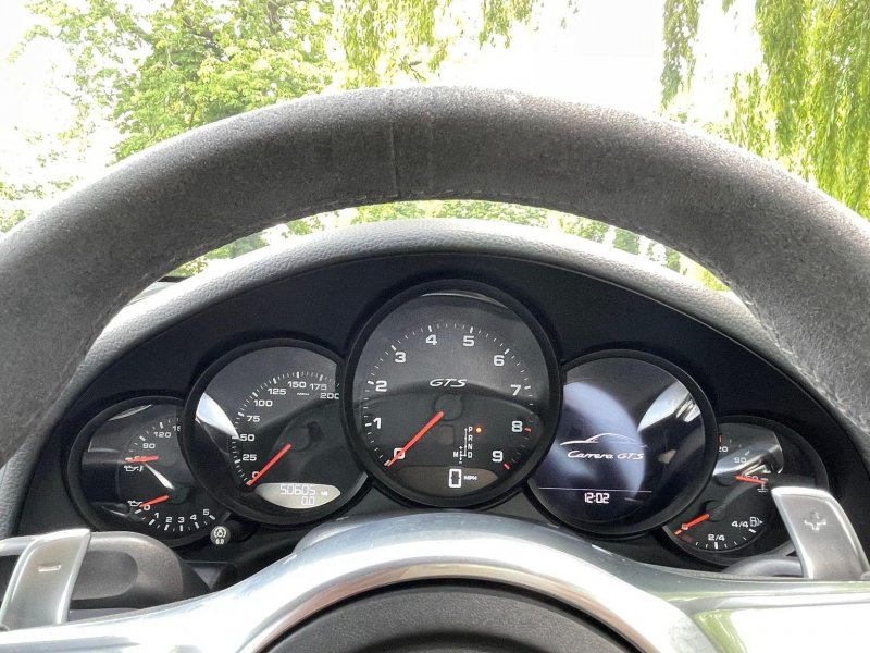 PORSCHE 911