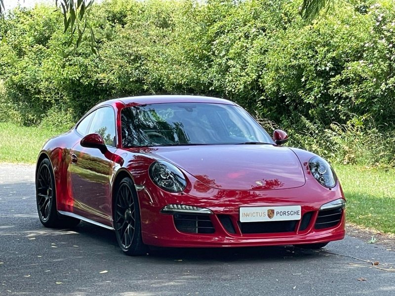 PORSCHE 911
