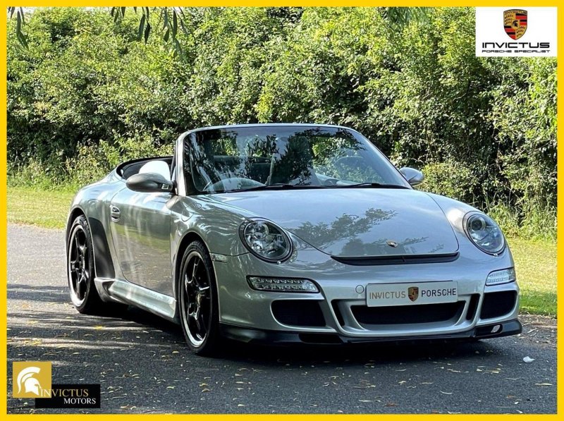 PORSCHE 911