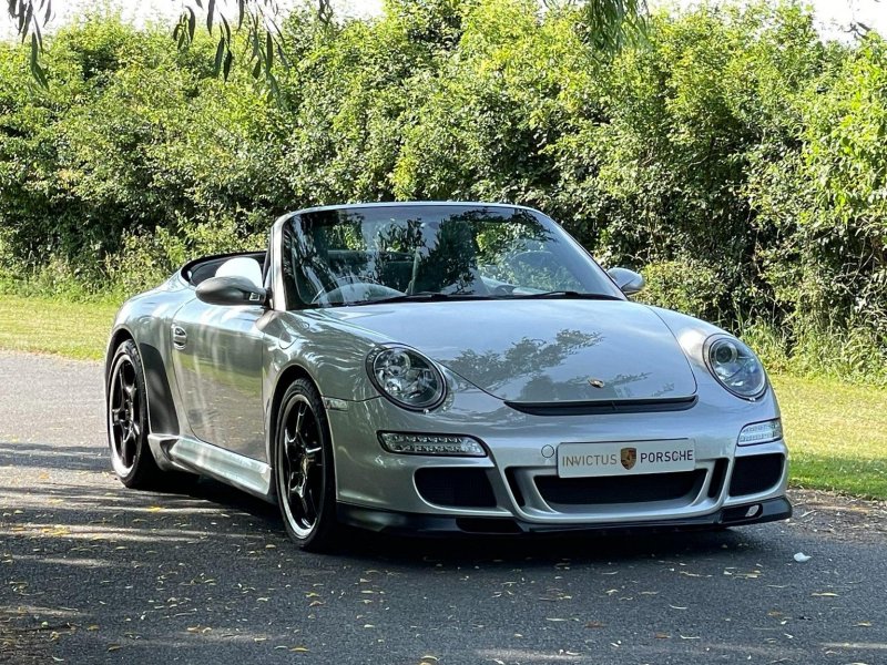 PORSCHE 911
