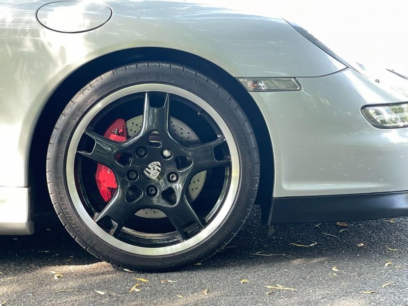 PORSCHE 911