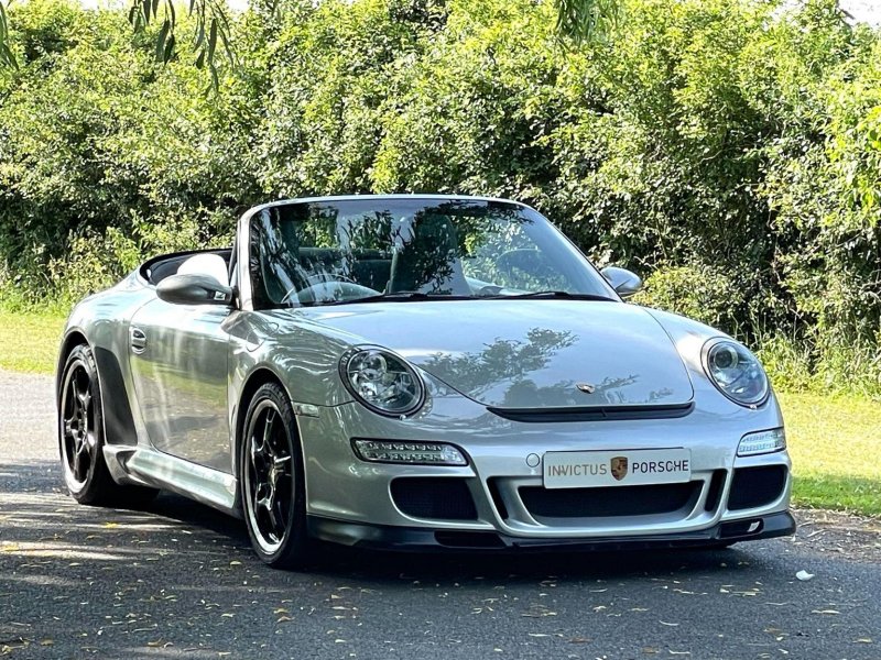 PORSCHE 911