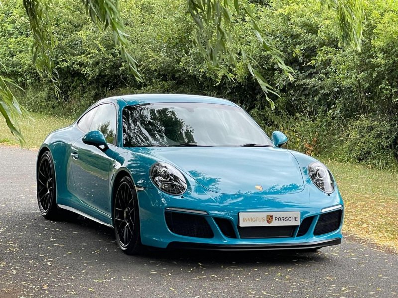 PORSCHE 911