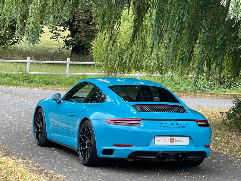 PORSCHE 911