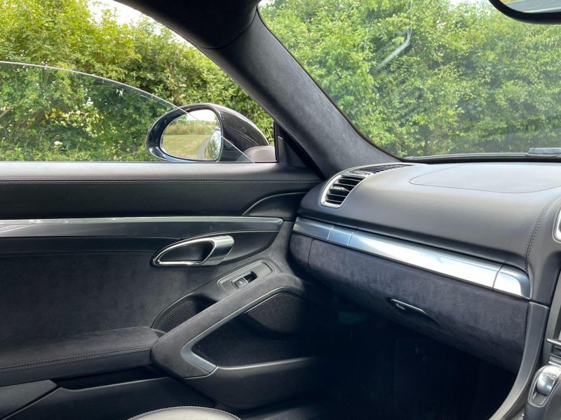 PORSCHE CAYMAN