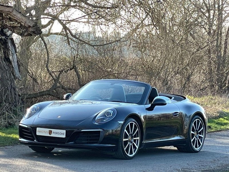 PORSCHE 911