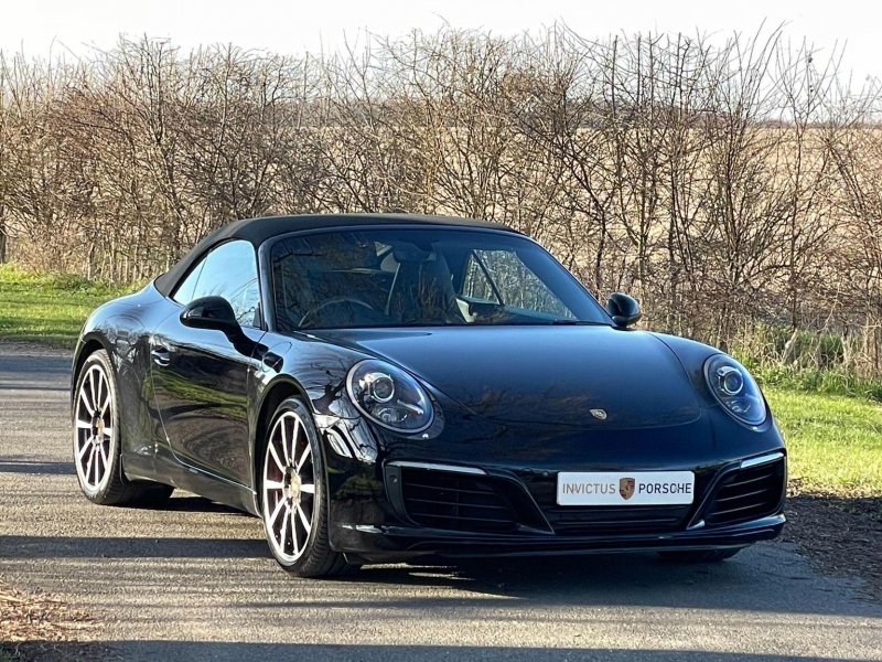 PORSCHE 911