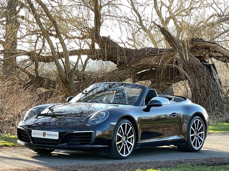 PORSCHE 911