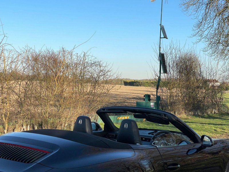 PORSCHE 911