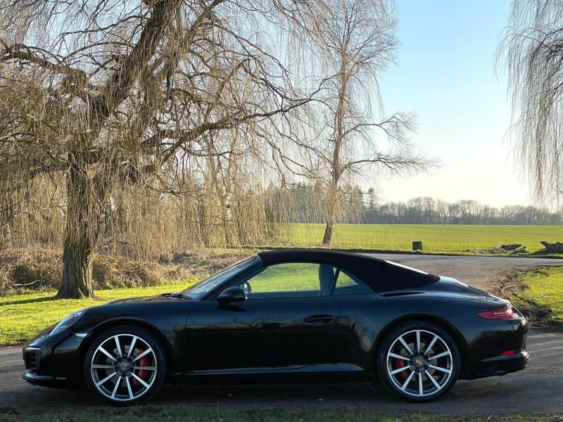 PORSCHE 911