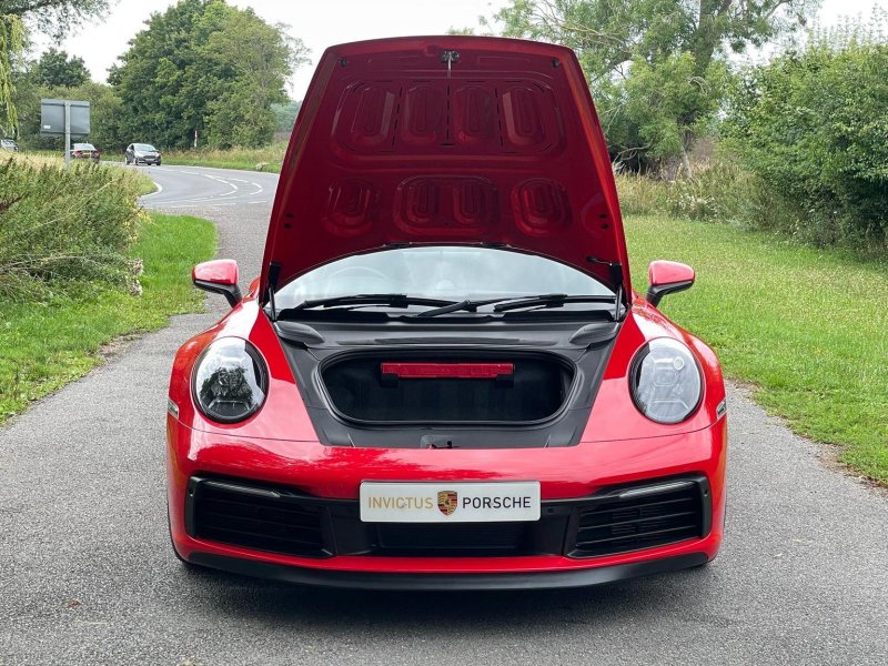 PORSCHE 911