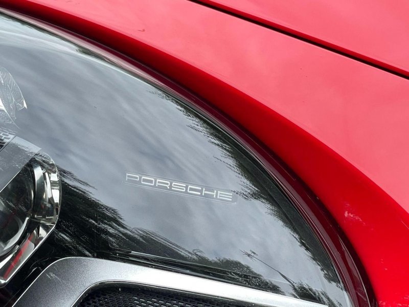 PORSCHE 911