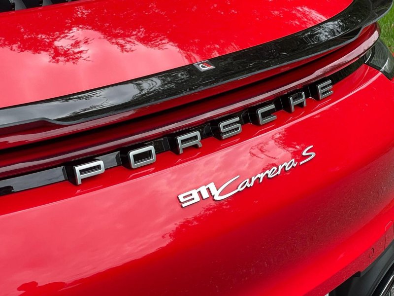 PORSCHE 911