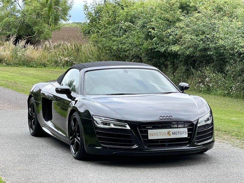 AUDI R8