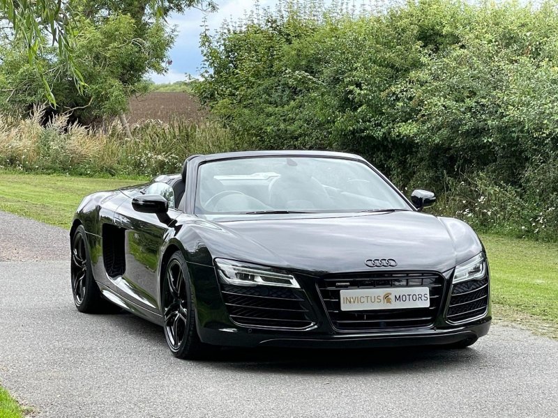 AUDI R8