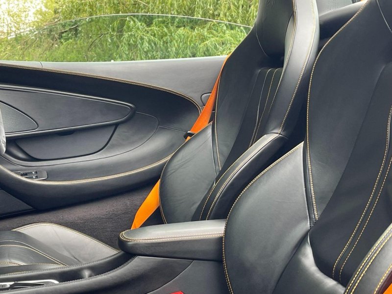 MCLAREN 570S