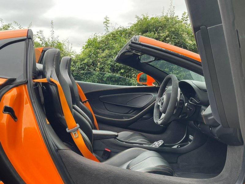 MCLAREN 570S