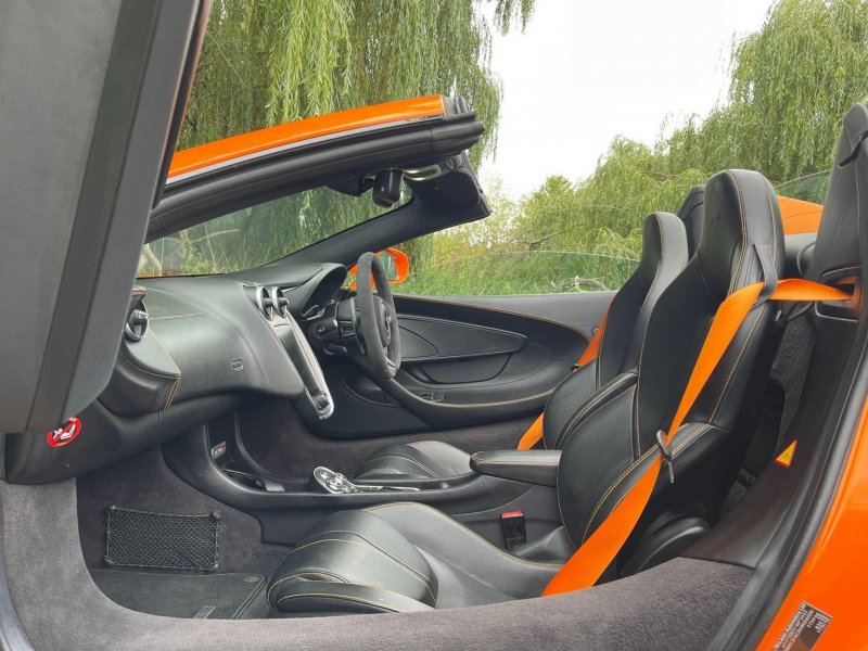 MCLAREN 570S