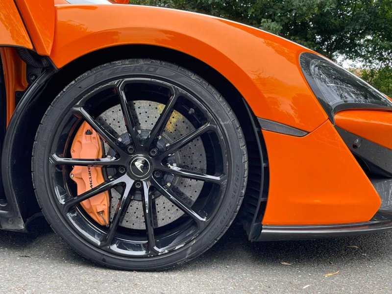 MCLAREN 570S