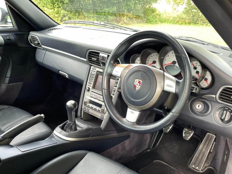 PORSCHE 911